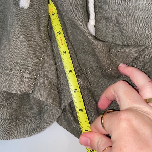 Eddie Bauer Olive Green Cargo Hiking Shorts - Size Small - Picture 4 of 6